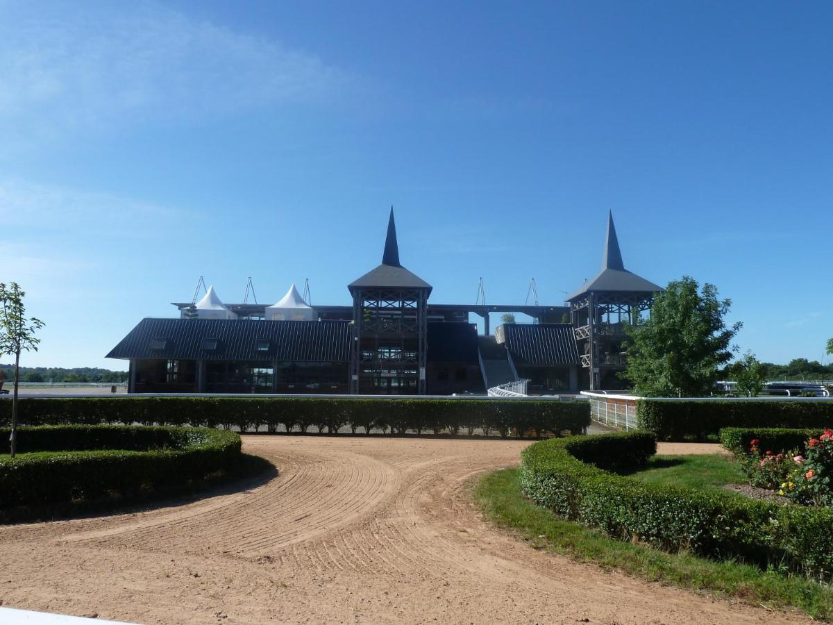 Le Village De Cottages - Le Pole Du Cheval Et De L'Ane Lignières Exteriér fotografie